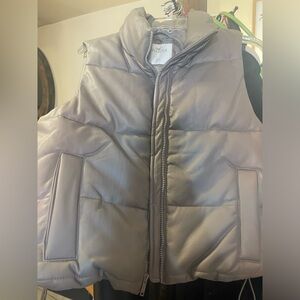 🎈HOLLISTER PUFF TAUPE VEST. NWT